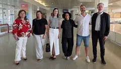 Veronica Bolon e Valentin Costa promovendo a interdisciplna na UDC