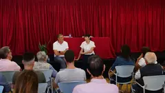 Visita de Ana Ponton a Zas