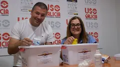 Ana Vilariño (Responsable da recillida na sede de Carballo) e Juan Cases ( Responsable da recollida na sede da Coruña) UGT