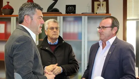 Visita de Ovidio Romero a Malpica co alcalde