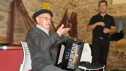 Pazos de Merexo no Couto con Kepa Junquera en 2010