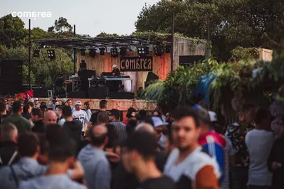 Ambientazo nun lugar inmellorable no Comarea 2017