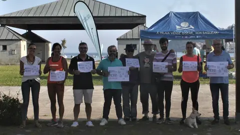 BNG protestando pola campana da Xunta contra o furtivismo na praia da Concha