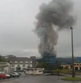 Fabrica de Cee entre fume