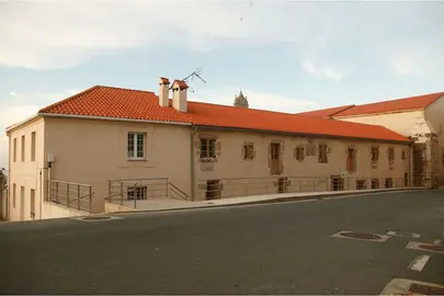 A oficina de turismo da Laracha esta na Casa Reitoral de Caion