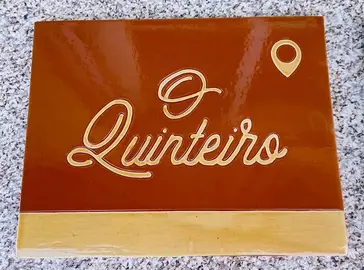 Placa de barro de Carmen Isabel Labrador