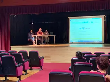 Reunion coas familias de Muxía