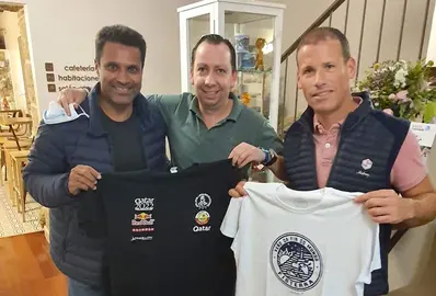 Nasser Al Attiyah con Jacinto Picallo no Semaforo de Fisterra