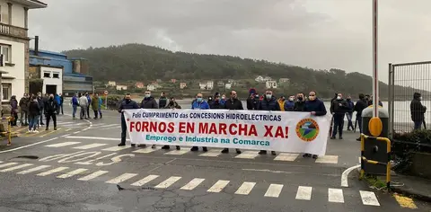Manifestacion do Comite de XEAL ás portas da fabrica