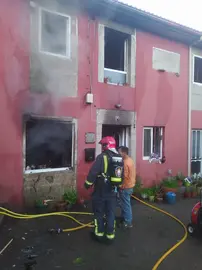 Incendio en Pineiros-Cambeeda Vimianzo 2