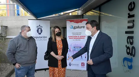 Gerardo Rodríguez de Agalure con Ana Lamas e Valetin Gonzalez Formoso