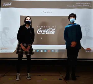 Adriana Vilar e Anton Pose do CRA Manuela Rial nos Premios Cocacola