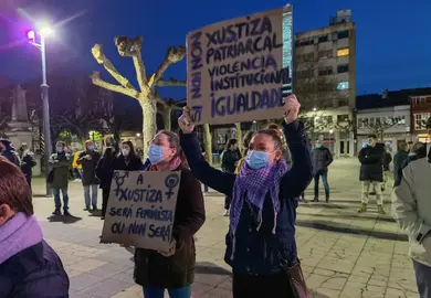 Concentracion 8M Carballo-Foto-Rebelion Aluminio 4