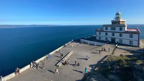 Faro Fisterra desordenado