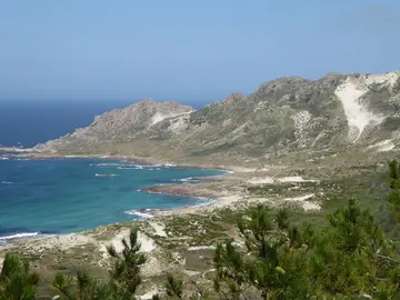 Praia de Trece e duna de monte Branco