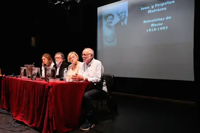 Juan e Perpetua Malvarez homenaxe Muros