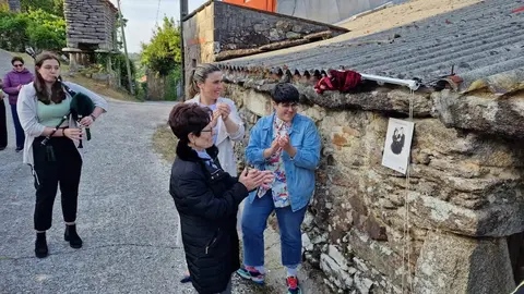 Homeaxe a Elisa e Marcela en Vimianzo 2