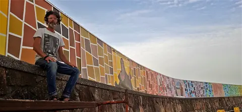 Nando Leston no Mural do porto de Lira copia