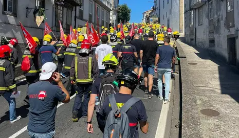 Manifestacion dos Bombeiros en Compostela