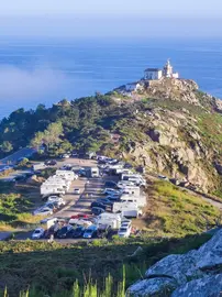 Autocaravanas no Faro Fisterra agosto 2023