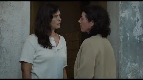 Maria Lado a dereita xunto a Janet Novás  en O Corno