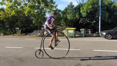 Ivan Burkert  Na Kole Detem por Muros