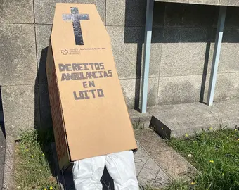 Bombeiros en loita en Cee