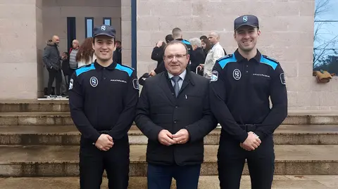 Policias Locais de Malpica co alcalde Eduardo Parga