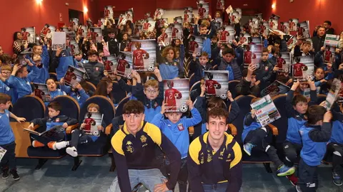 Presentacion Album de Cromos Futbol da Costa en Cabana con Jairo e Brais