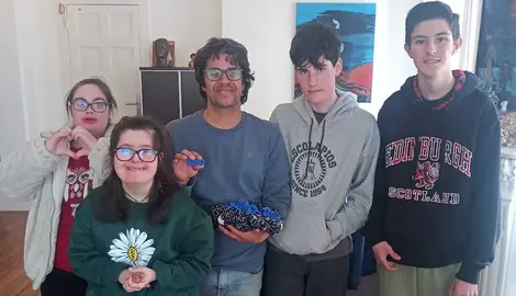 Ubaldo Cerqueiro recibindo os chaveiros no CEEPR Lourdes