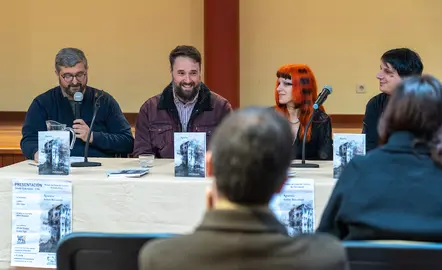 Presentacion do libro de Anton Racaman en Corcubión-Foto-Poldo Lamela