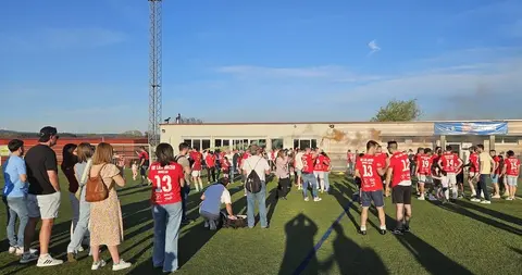 A familia do Castriz celebrando o titulo  da Liga da Costa