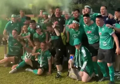 Xallas celerbando o titulo de campion da 3 da Costa