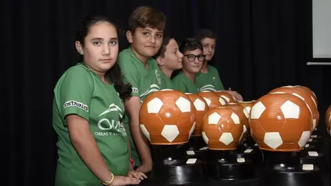 Azafatos do Xallas na Gala do Futbol da Costa en Santa Comba