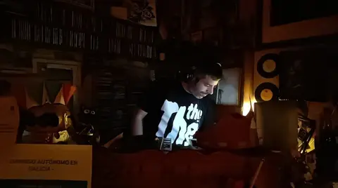 Maikel DJ pinchando no Patacon