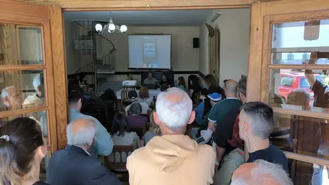 Exposicion fotos historicas no Casino de Corcubion