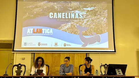 Soledad Felloza con Paula Castineira e Maria Gonzalez no mUseo do Pobo Galego
