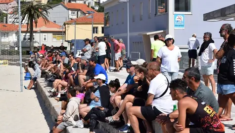 Ambiente na praia do Ezaro para o Campionato de Espana de Volei Praia-Foto-Jorge Castro