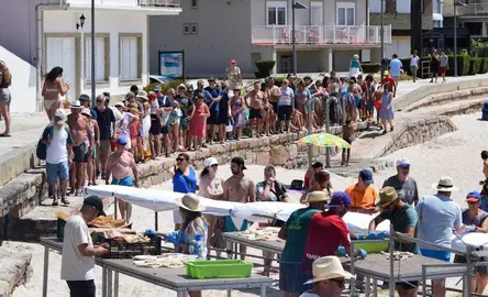 Colas na Sardinada Popular no Ezaro-Foto-Jorge Castro