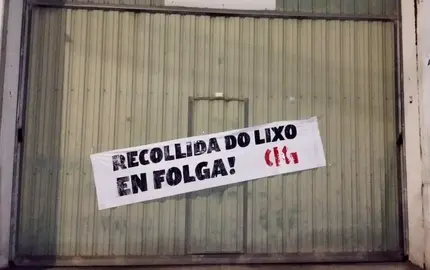 Recollida do lixo en folga en Carballo