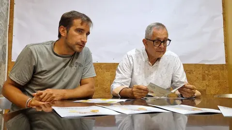 Carballo-o concelleiro de Mobilidade Juan Seoane e o alcalde Evencio Ferrero