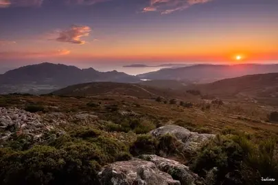 Vistas dende a Runa nunha foto de Juan Louro