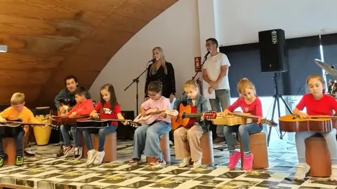 ESMU DE CARNOTA en concerto