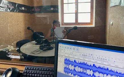Maruxina dos Queixos na radioneria este pasado mes de xuno