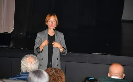 Irene García Losquiño no Mes d Fundacion en Cee-Foto-VH