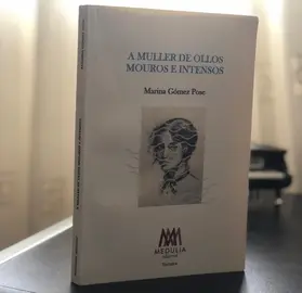 Libro a Muller dos ollos mouros e intensos