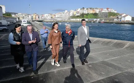 Conselleira de Infraestruturas co grupo de goberno de Malpica