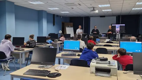 impresion 3D na Aula CeMIT de Carballo