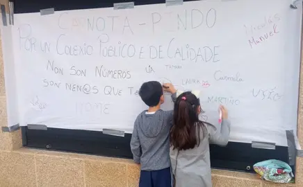 Concentracion Carnota contra os recortes