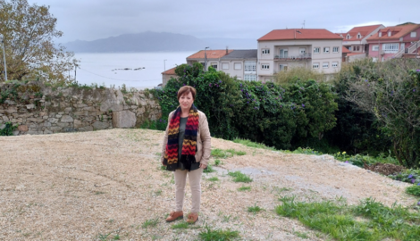  Tereixa Fernández no lugar onde se propón construír o centro médico San Roque